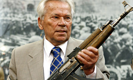 Mikhail Kalashnikov và AK-47
