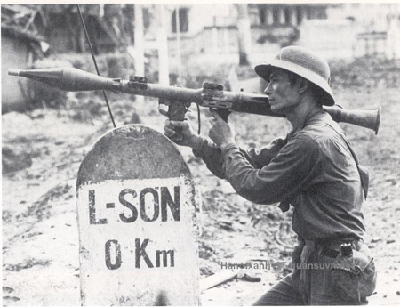 Bộ đội chiến đấu bảo vệ thị xã Lạng Sơn trong cuộc chiến tranh biên giới 35 năm trước.