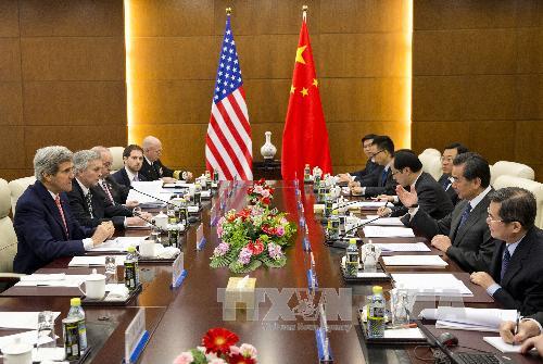 Ngoại trưởng Mỹ John Kerry hội đàm với người đồng cấp Trung Quốc Vương Nghị (Nguồn: TTXVN)
