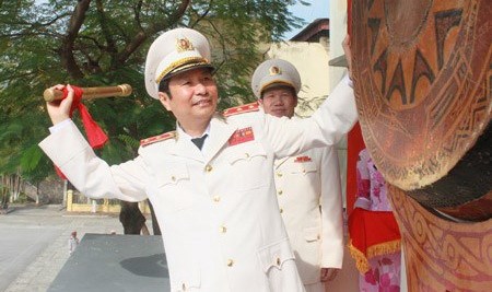 Ngày 18.10.2011, ông Phạm Quý Ngọ đến dự ngày nhập trường của các tân sinh viên, Trường Trung cấp CSND I. (Ảnh: CAND)