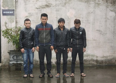 4 trong số 10 đối tượng tại cơ quan điều tra huyện Nghi Lộc, tỉnh Nghệ An.