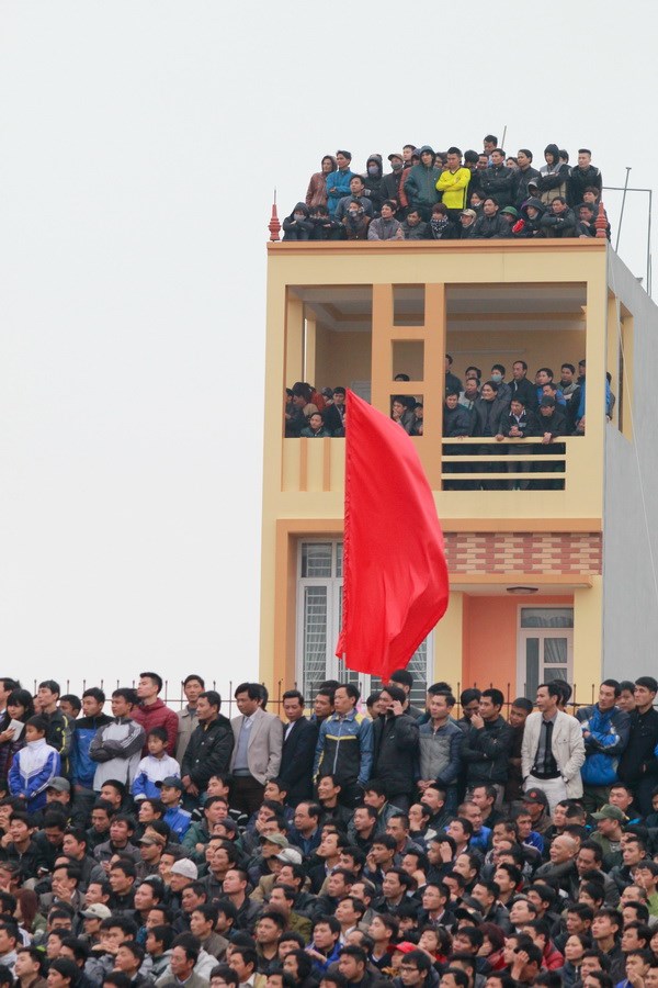 Nhưng sức chứa quá nhỏ của sân Thanh Hóa đã tạo ra nhiều vấn đề. (Ảnh: Minh Chiến/Vietnam+)