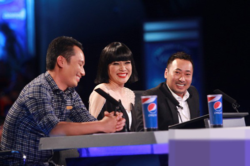 Bộ ba giám khảo chương trình Vietnam Idol 2014.