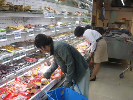 Mặc cho có dịch, sức mua gà, vịt trong hệ thống siêu thị Big C vẫn không giảm. 