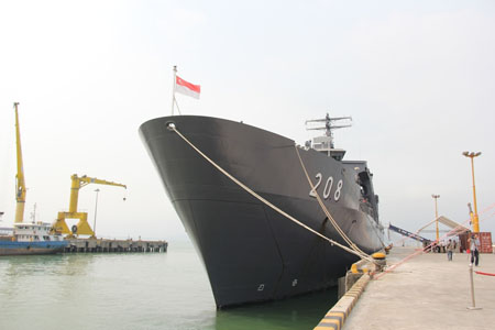 Tàu Hải quân Singapore cập cảng Đà Nẵng