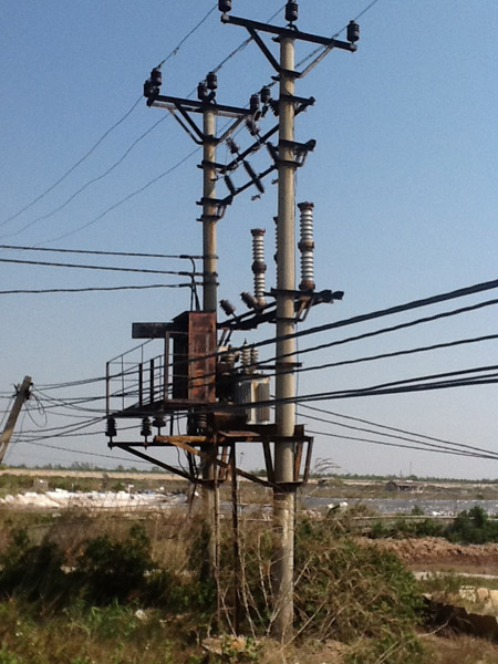 Lưới điện 35kV được bán cho doanh nghiệp với giá “bèo”. 