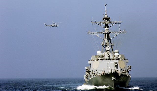 Tàu khu trục USS Truxtun của hải quân Mỹ. (Nguồn: Reuters)