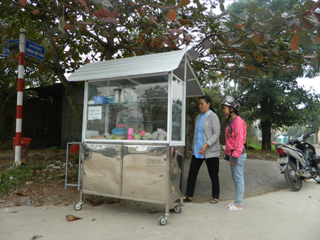 Xe bánh Lâm Bích hỗ trợ một phần cho sinh viên xa nhà.