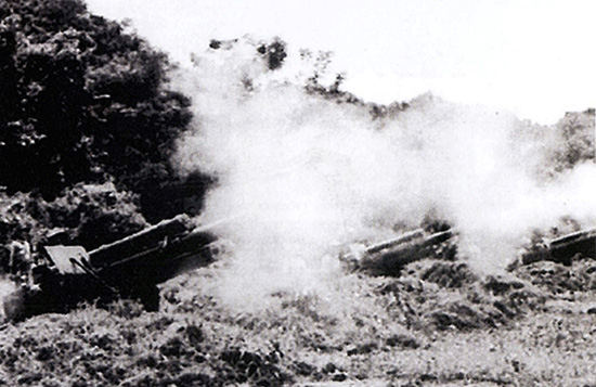 Nã pháo vào cứ điểm Him Lam, mở màn chiến dịch Điện Biên Phủ chiều ngày 13.3.1954. Ảnh tư liệu