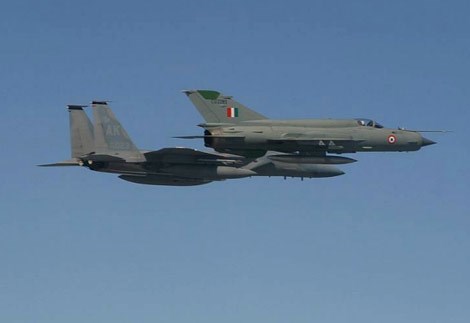  MiG-21 Bison và F-15C trong tập trận Cope India 2004.