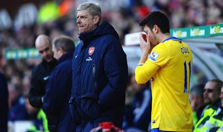  Wenger sợ “bão chấn thương” sẽ khiến Arsenal đứt Tốp 4.