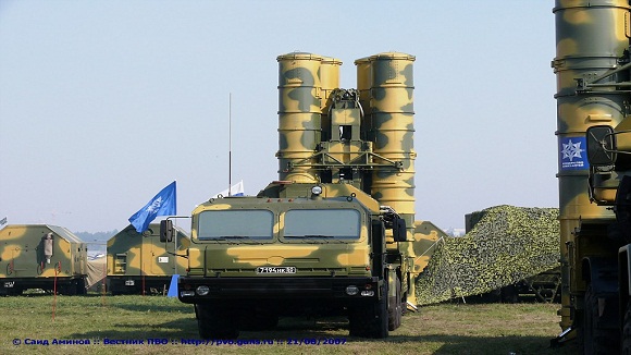 Hệ thống tên lửa phòng không S-400 của Nga