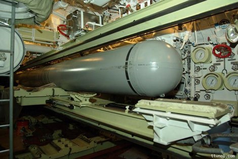 Đạn tên lửa hệ thống Klub trong khoang phóng ngư lôi tàu ngầm Kilo.