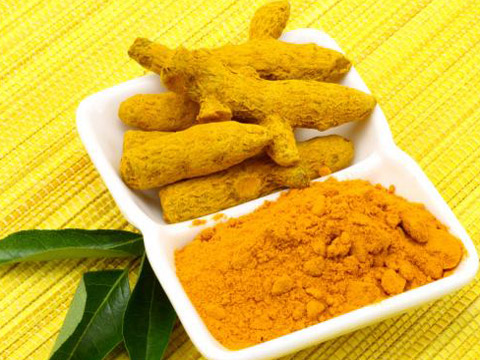 GS Nguyễn Khánh Trạch phân tích: Công nghệ nano giúp tạo ra các hạt tiểu phân curcumin kích thước siêu nhỏ, hấp thu nhanh vào máu và xâm nhập tốt vào các tế bào bệnh lý.