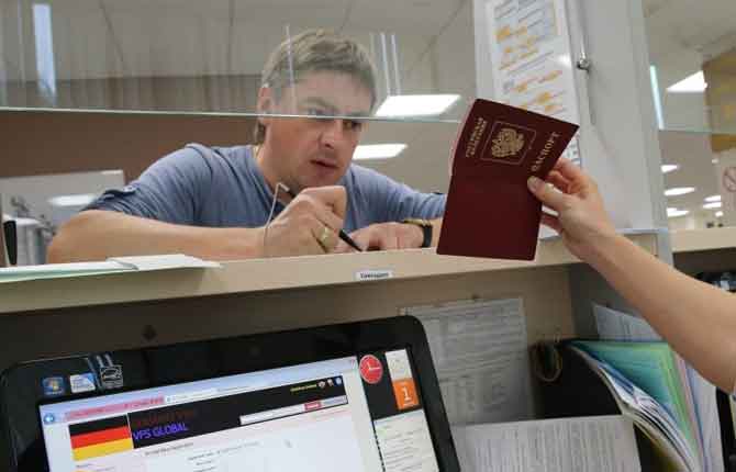 Công dân Crimea mang hộ chiếu Nga sẽ không được cấp visa vào EU.