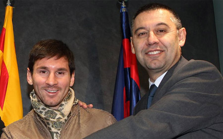 Bartomeu coi Messi là lá bài để ông nắm giữ quyền lực tại Barcelona.