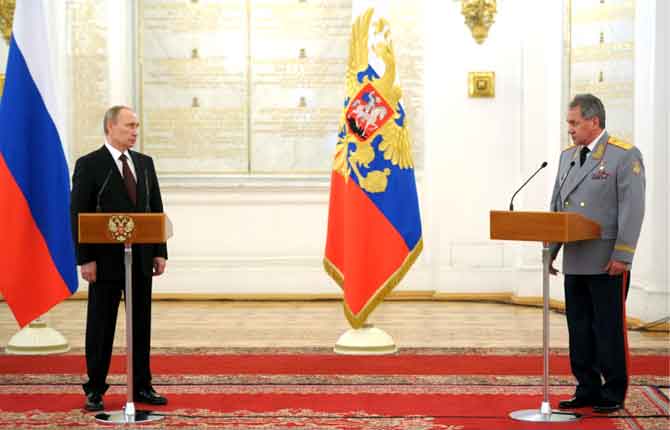Tổng thống Nga Putin và Bộ trưởng Bộ Quốc phòng Shoigu.