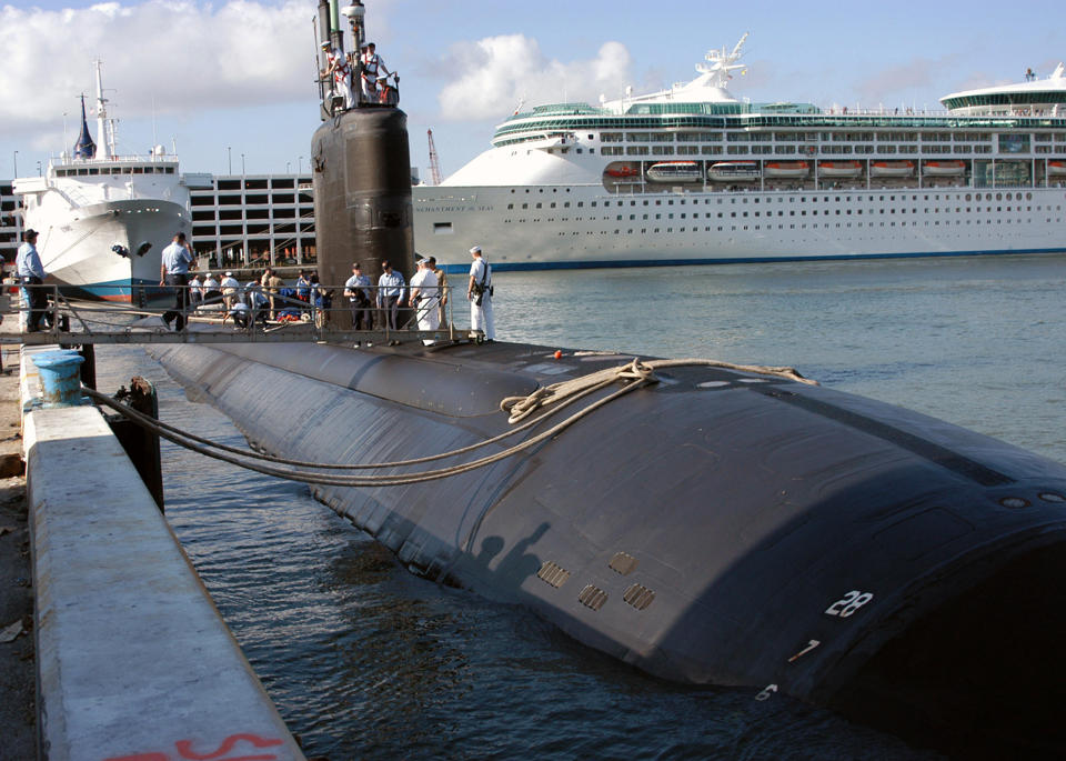   Tàu ngầm USS Miami của Mỹ phải nghỉ hưu non vì thiếu tiền. 