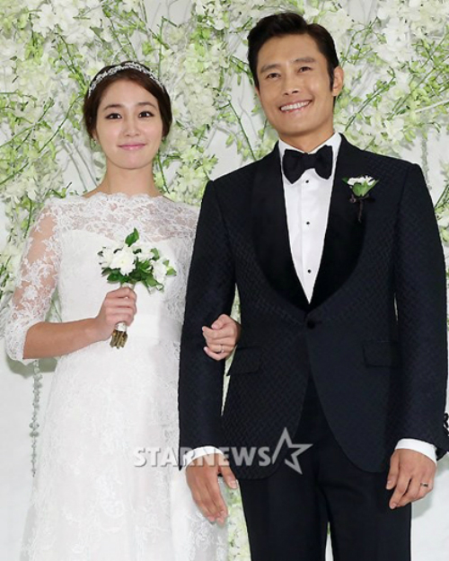 Vợ Lee Byung Hun bất ngờ tuyên bố mang bầu 7 tháng