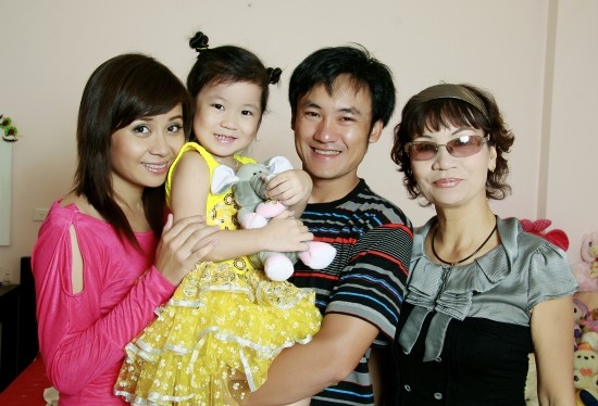 Gia đình nhỏ hạnh phúc của nữ giám khảo xinh đẹp Lưu Thiên Hương 5