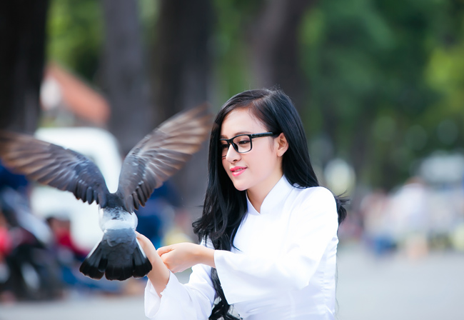 'ba tung' hien thuc trong trang phuc ao dai trang nu sinh hinh anh 2