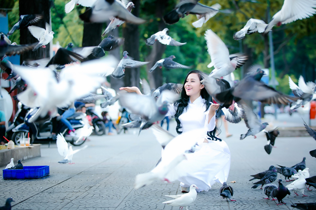 'ba tung' hien thuc trong trang phuc ao dai trang nu sinh hinh anh 8