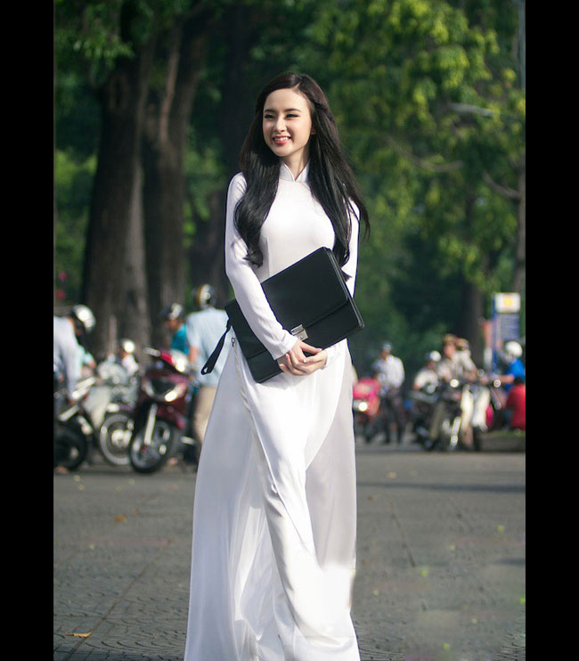 hot girl viet tinh khoi trong ta ao dai trang hinh anh 23