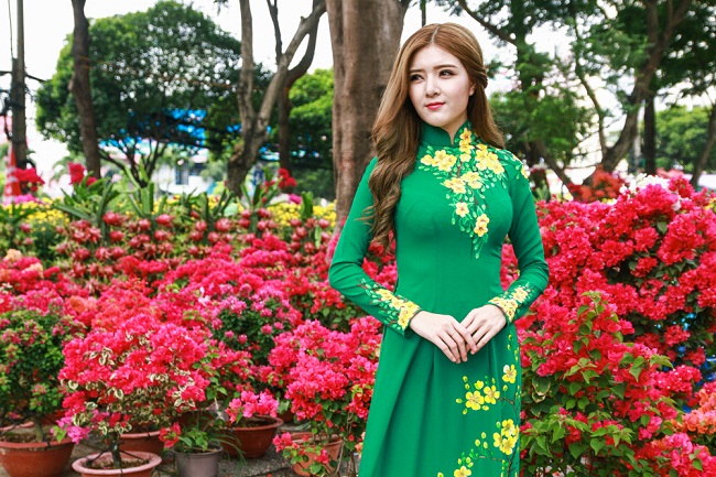 'hot girl tuoi than' lily luta duyen dang trong ta ao dai hinh anh 12