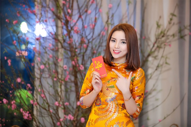Sắc đẹp của mỹ nhân Việt là sự kết hợp tuyệt vời giữa nét đẹp Á Đông truyền thống và phong cách hiện đại. Hãy xem hình ảnh liên quan để ngắm những mỹ nhân Việt đẹp hút hồn và duyên dáng nhất.
