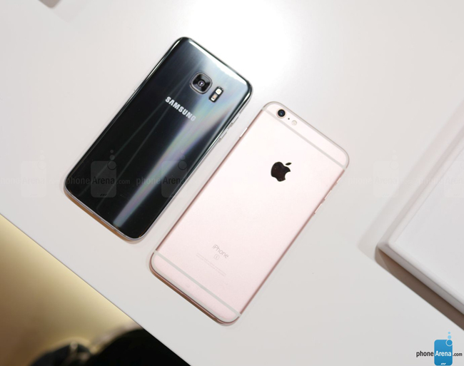 so sanh galaxy s7 edge vs iphone 6s plus: cham tran nay lua hinh anh 9