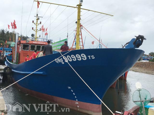 Cận cảnh tàu cá vỏ thép 14 tỷ "khủng" nhất Quảng Ngãi