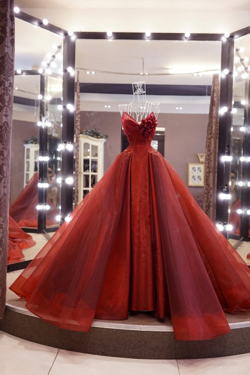 New collection 🍷 Chiếc váy vedette trong bst lần này quá xuất sắc! Có 3  màu đỏ rượu - Trắng - Hồng, riêng đ�... | Instagram