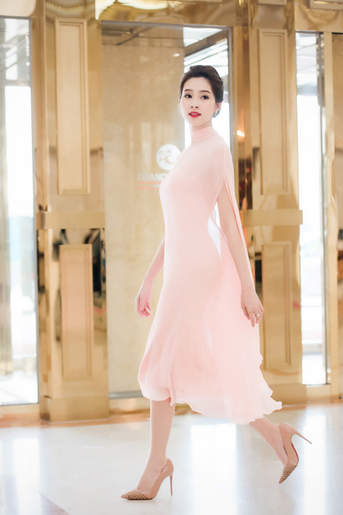 Váy xòe hai tà màu hồng thạch anh V594 tại Thời Trang Thủy | Phong cách  thời trang, Thời trang, The dress