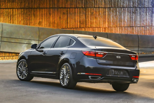 kia cadenza 2017 luoi tan nhiet mui ho, nhieu canh tranh hon hinh anh 4