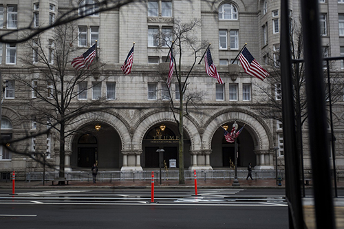 Khách sạn Trump International Hotel ở Washington. Ảnh: Bloomberg