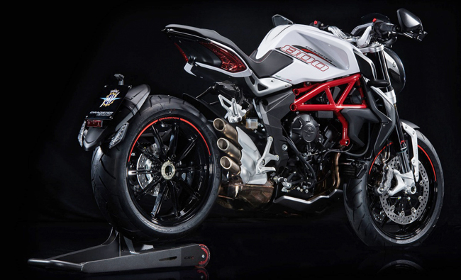 me man voi mv agusta dragster 800 backout hinh anh 9