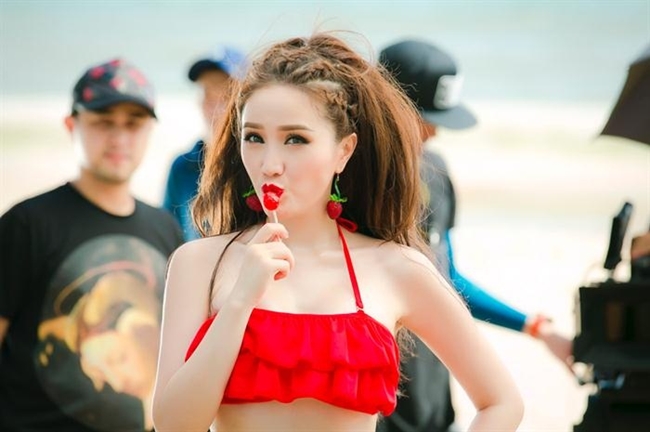 bong mat xem dan nguoi dep viet mac bikini dong canh 17+ hinh anh 13