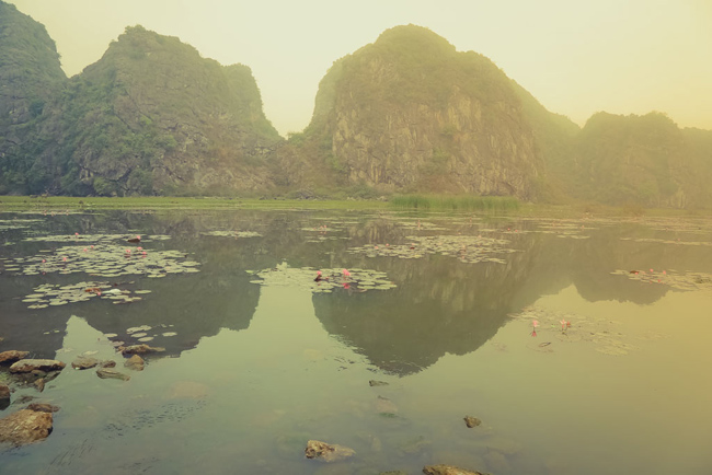 ve dep nen tho cua thung lung ninh binh trong 