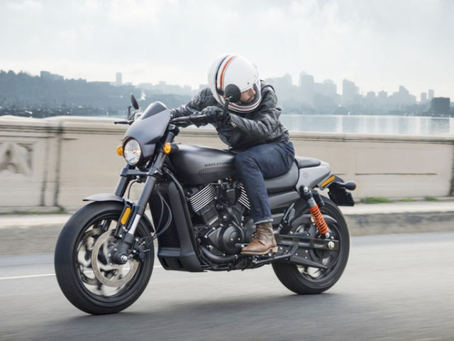 Mê mẩn trước Harley-Davidson Street Rod 2017