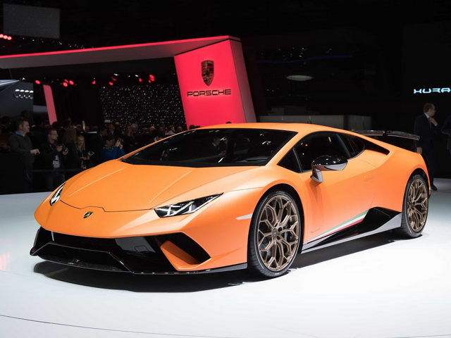 Lamborghini Huracan Performante có giá 6,3 tỷ đồng