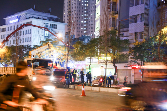 anh: tuyen pho thu do trong hang tram cay phong la do nhu nhat ban hinh anh 9