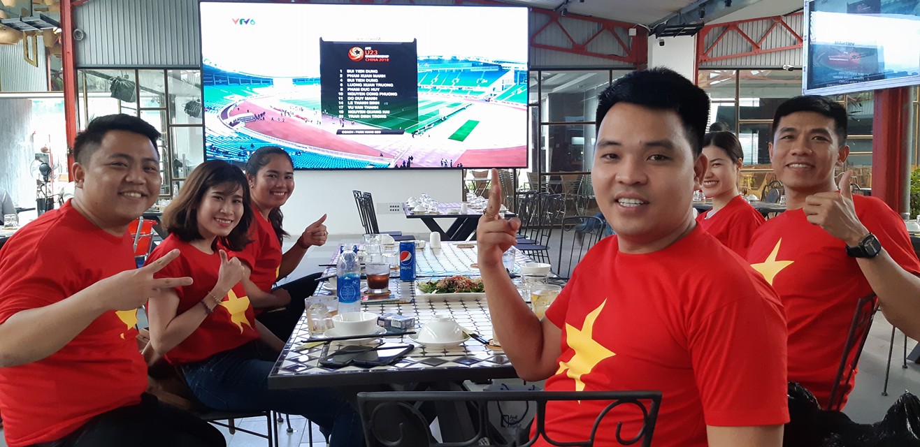 u23 viet nam danh bai u23 qatar, nguoi ham mo vo oa sung suong hinh anh 48