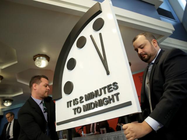 ”Đồng hồ Tận thế” báo thời điểm nhân loại hủy diệt còn 2 phút