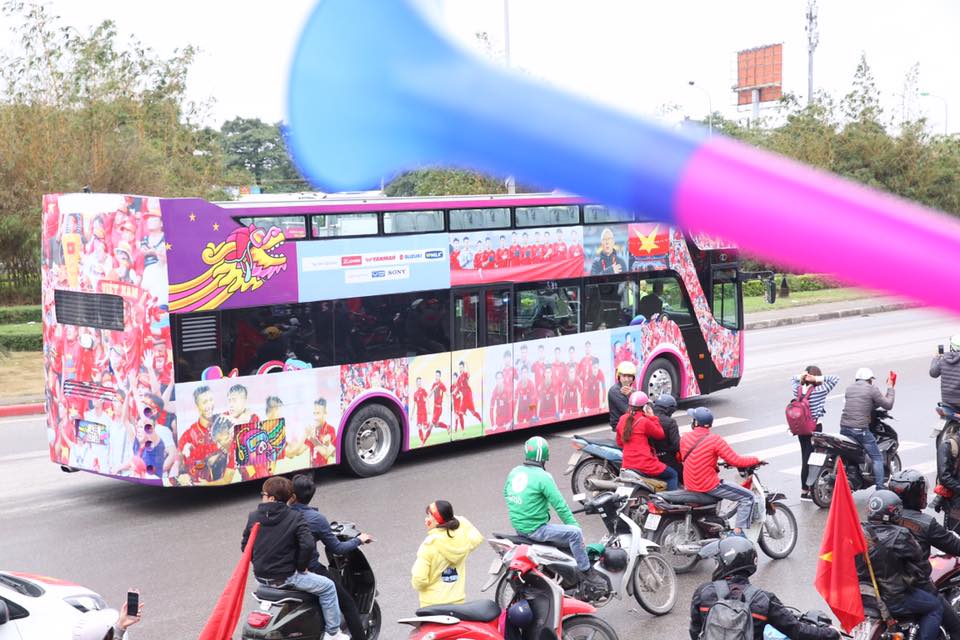 Những Hình Ảnh Đầu Tiên Về Xe Bus Đón Những Người Hùng U23 Việt Nam