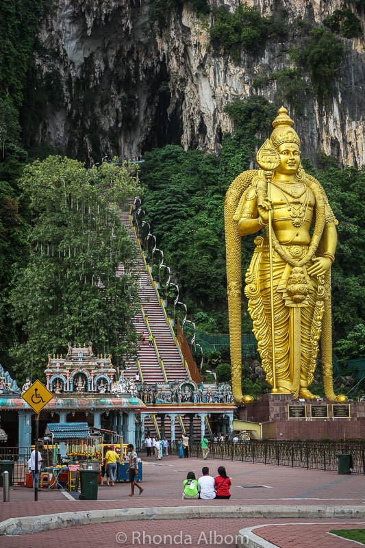 Ngôi đền bí ẩn nằm trong động tại Malaysia
