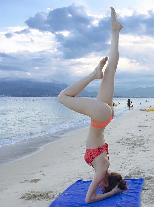 ngam mai khong chan 7 my nhan dang chuan mac bikini tap yoga hinh anh 11