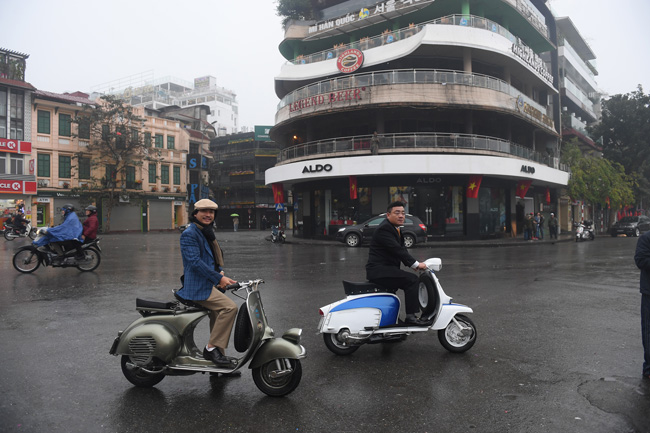 ha noi: pho phuong binh yen sang mong 1 tet hinh anh 12