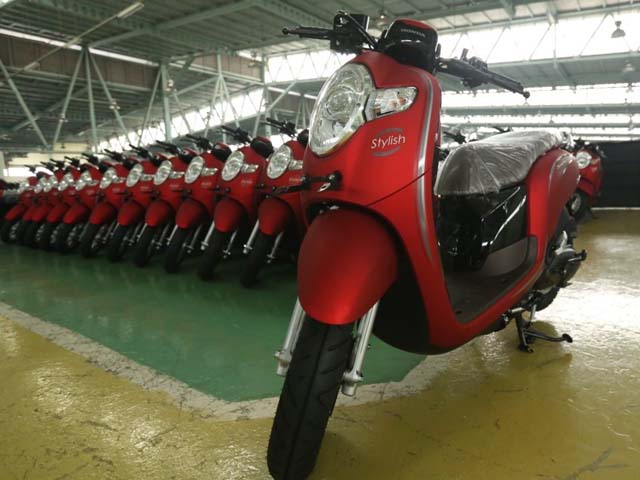 Honda Scoopy 2018: Đồ họa mới, màu sắc mới, giá cả phải chăng