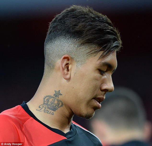 Tiền đạo Roberto Firmino khoe hình xăm bản thân ấn tượng