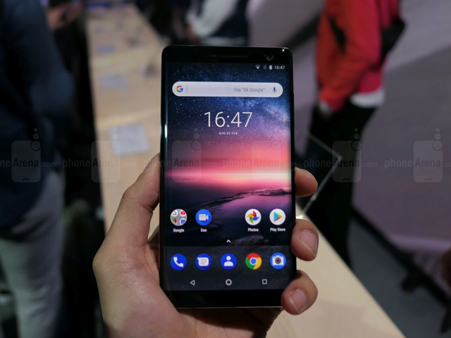 Trên tay Nokia 8 Sirocco cấu hình “trâu”